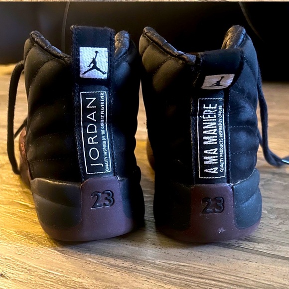 Boys size 13.5c Air Jordan 12 A Ma Maniere black sneakers - Picture 2 of 2